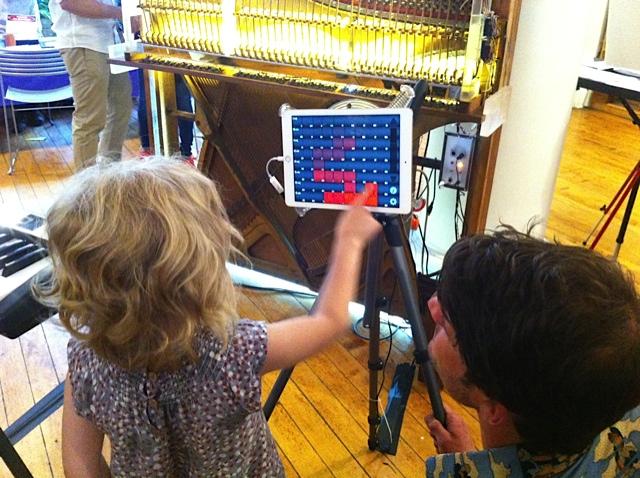 picture of the midi piano player
