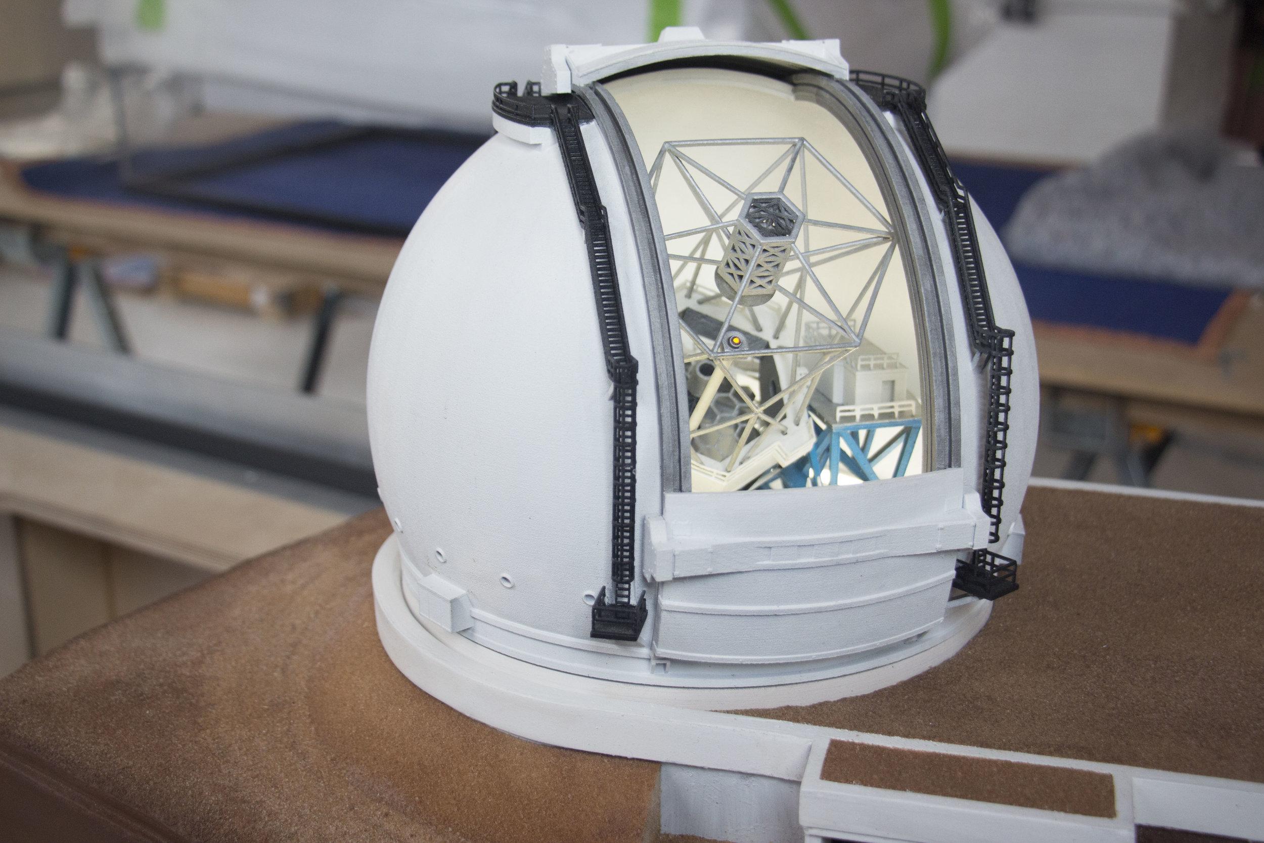picture of the keck observatory sculpture
